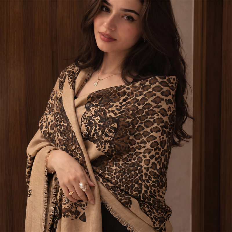Vintage Leopard Print Hijab an - Vintage Fashion Hijab 评论和价格