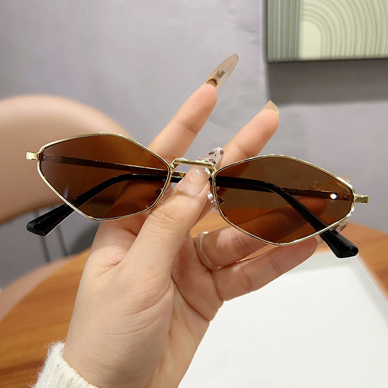 Trendy Polygonal Small Sunglas - Vintage Fashion Trends 评论和价格