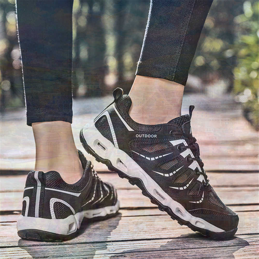 Sumer Round Tip Silver Sneaker - Vintage Fashion Resale 评论和价格