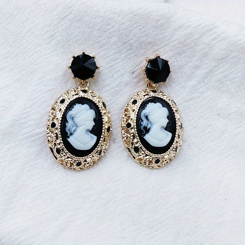 Vintage Lady Queen Relief Oval - Vintage Fashion Queen 评论和价格