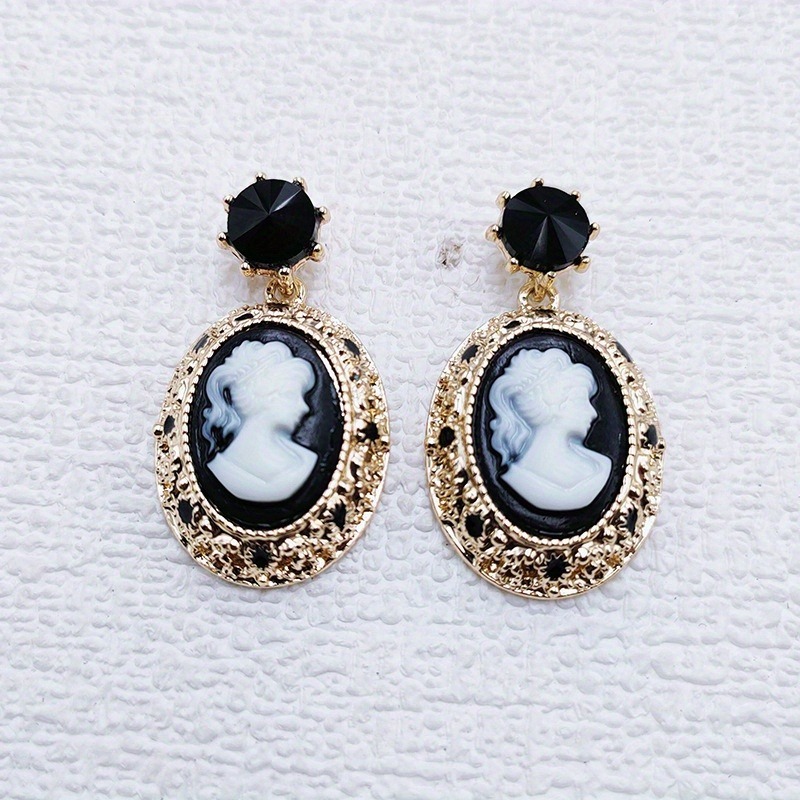 Vintage Lady Queen Relief Oval - Vintage Fashion Queen 评论和价格