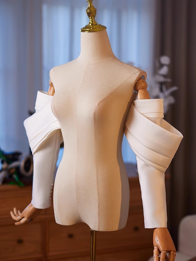 Women's Elegant Designer White - Vintage Fashion Photography 评论和价格